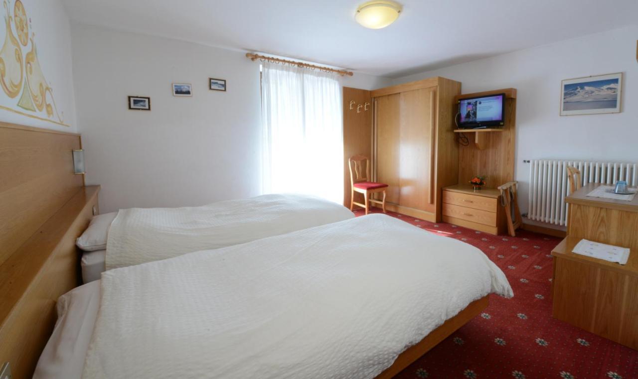 Hotel Presena 파쏘델토날레 외부 사진